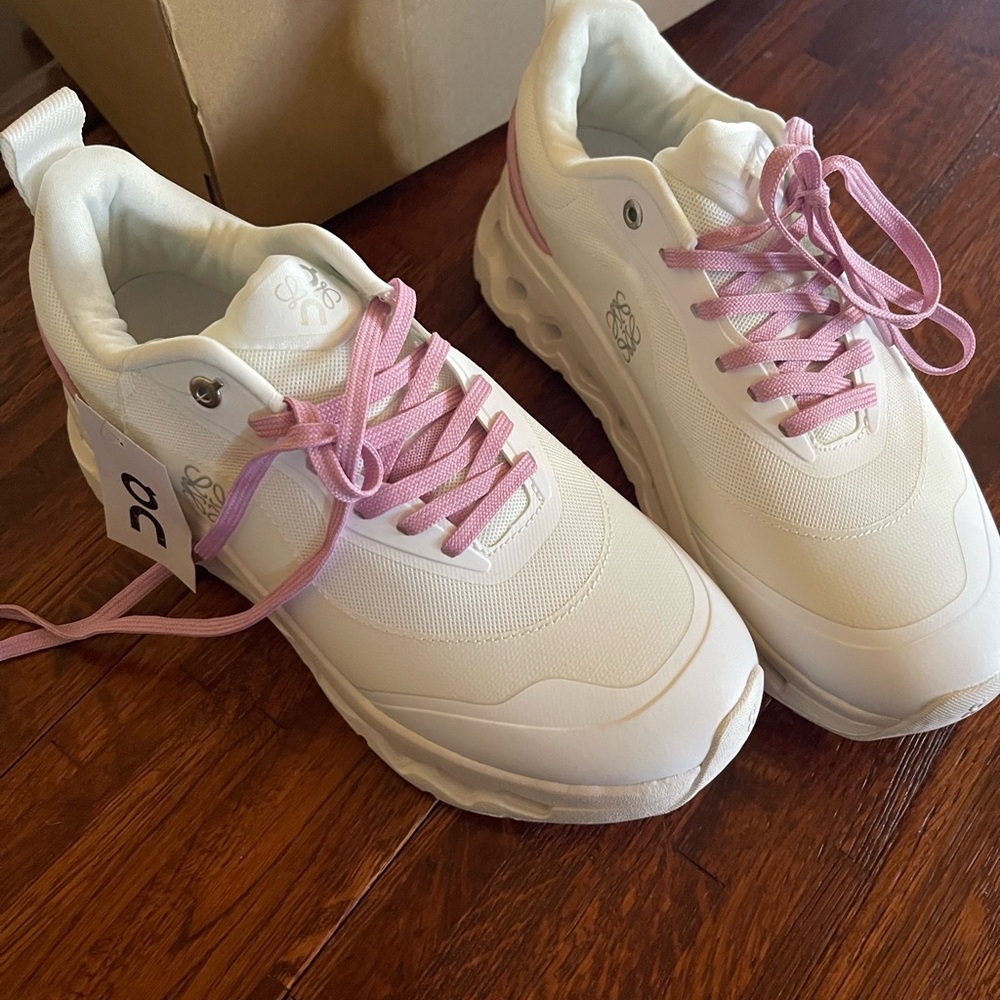 Loewe & On Cloud  Cream and Pink Sneakers